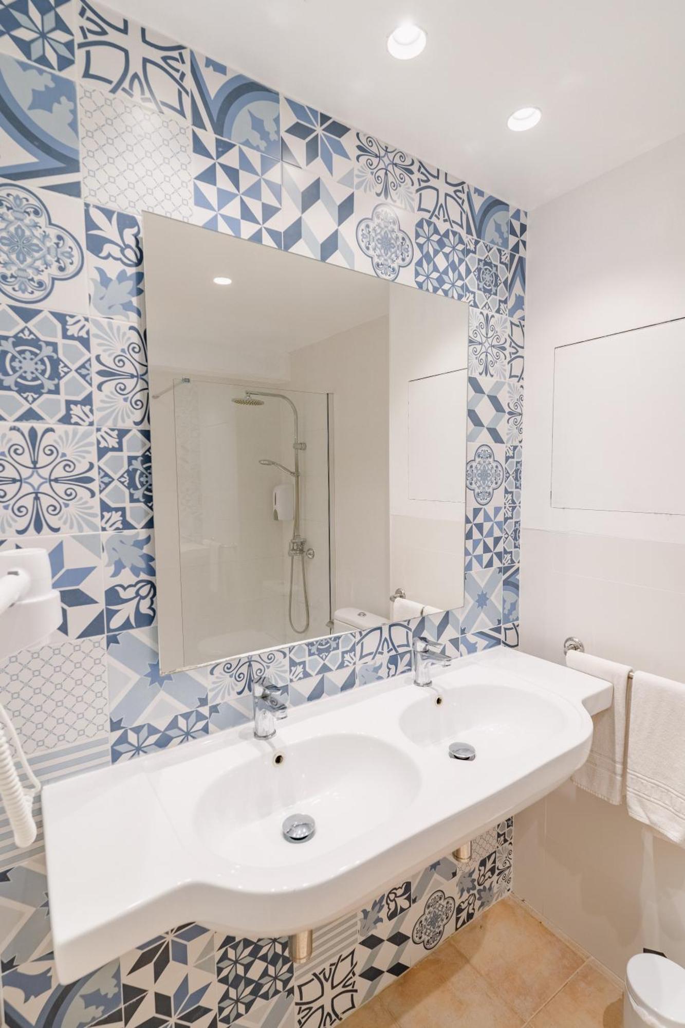 Hostal Hpc Porto Colom Luaran gambar