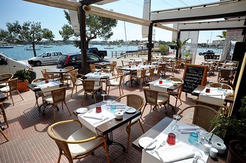 Hostal Hpc Porto Colom Luaran gambar